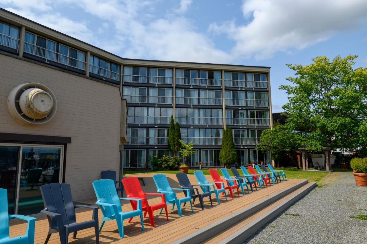 Oceanfront Suites At Cowichan Bay Exterior photo