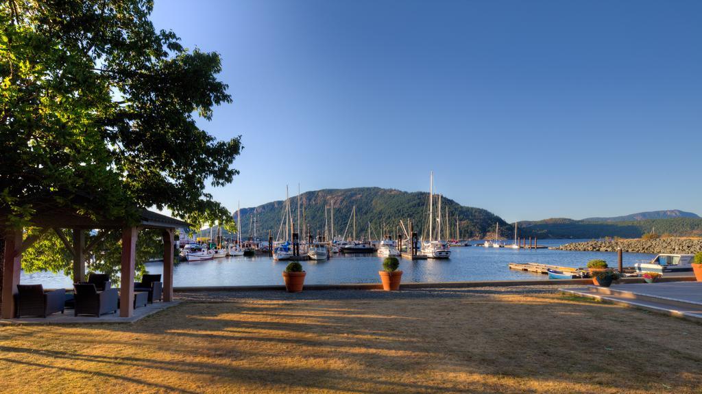 Oceanfront Suites At Cowichan Bay Exterior photo