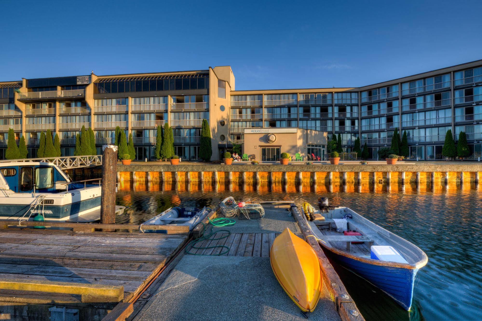 Oceanfront Suites At Cowichan Bay Exterior photo