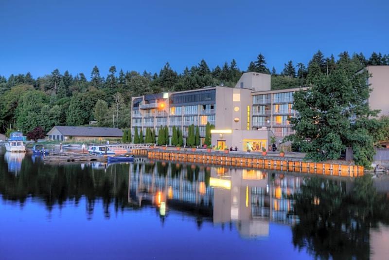 Oceanfront Suites At Cowichan Bay Exterior photo